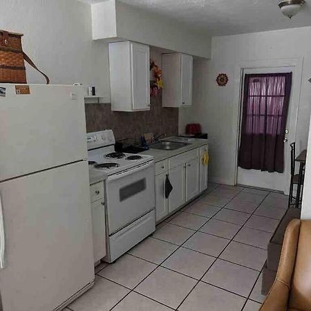 Private One-Bedroom 13-Directly Across From Beach St. Pete Beach Eksteriør bilde