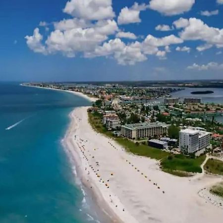Private One-Bedroom 13-Directly Across From Beach St. Pete Beach Eksteriør bilde