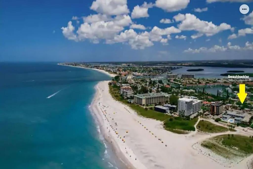Private One-Bedroom 13-Directly Across From Beach St. Pete Beach Eksteriør bilde
